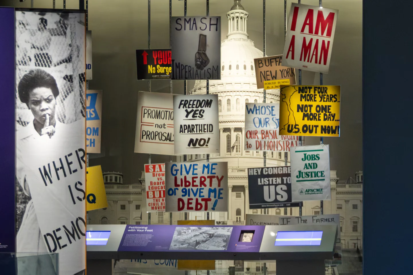 White House Report on Smithsonian Draws Fire for Biased History