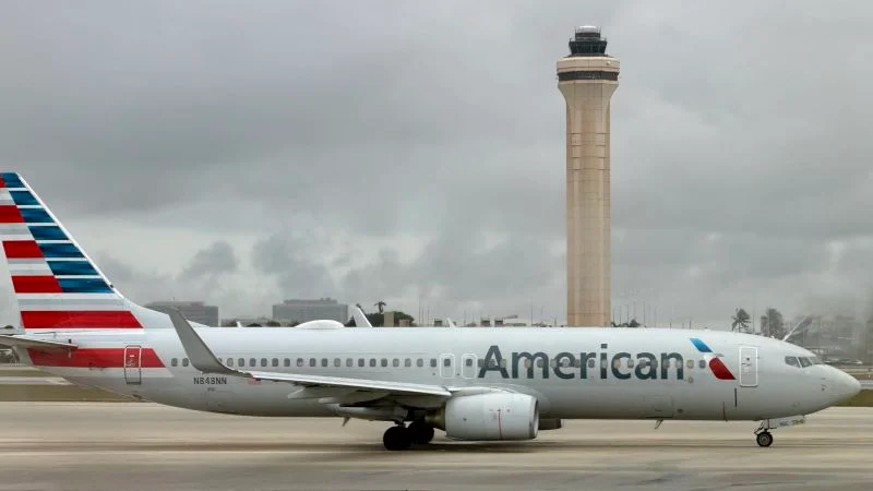 Miami runway scare: AA flight halts takeoff as business jet enters active runway