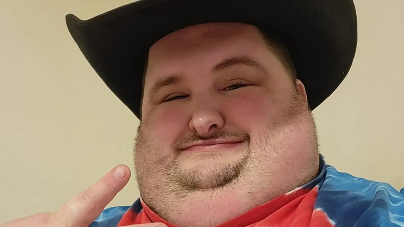TikTok Star Carl Eiswerth Dies at 35 in Pennsylvania Car Crash.