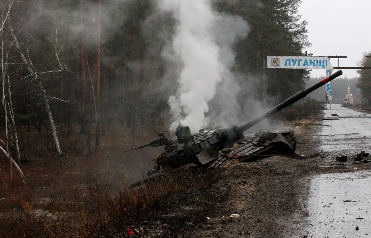 Intense Moments of Ukrainian-Russian Conflict Caught on Camera