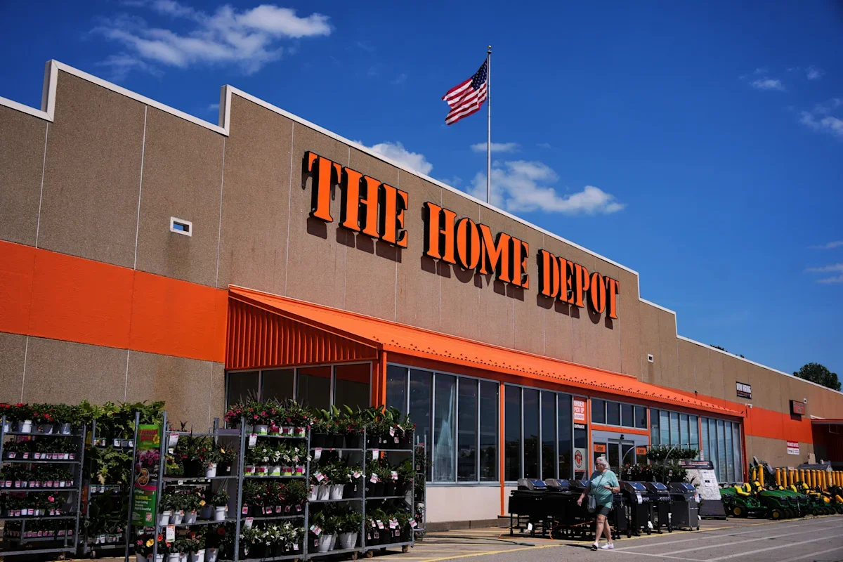 HD rides small-project demand to quarterly beat as housing slowdown persists