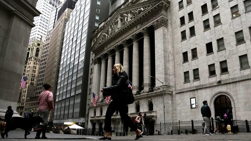 US Stocks End Q1 on High Note, But Uncertainty Looms Ahead