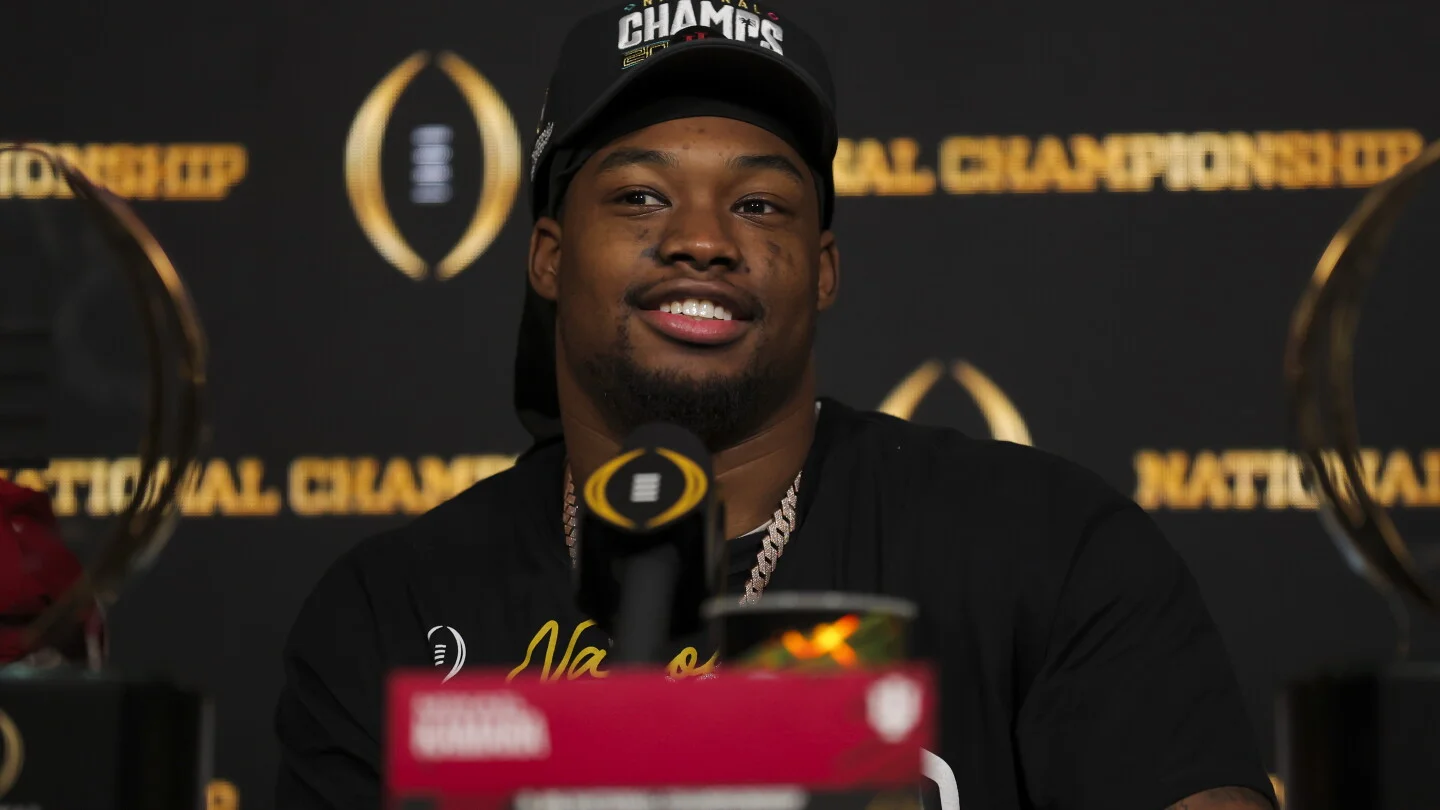 49ers rookie Kamara sidelined by knee injury during camp