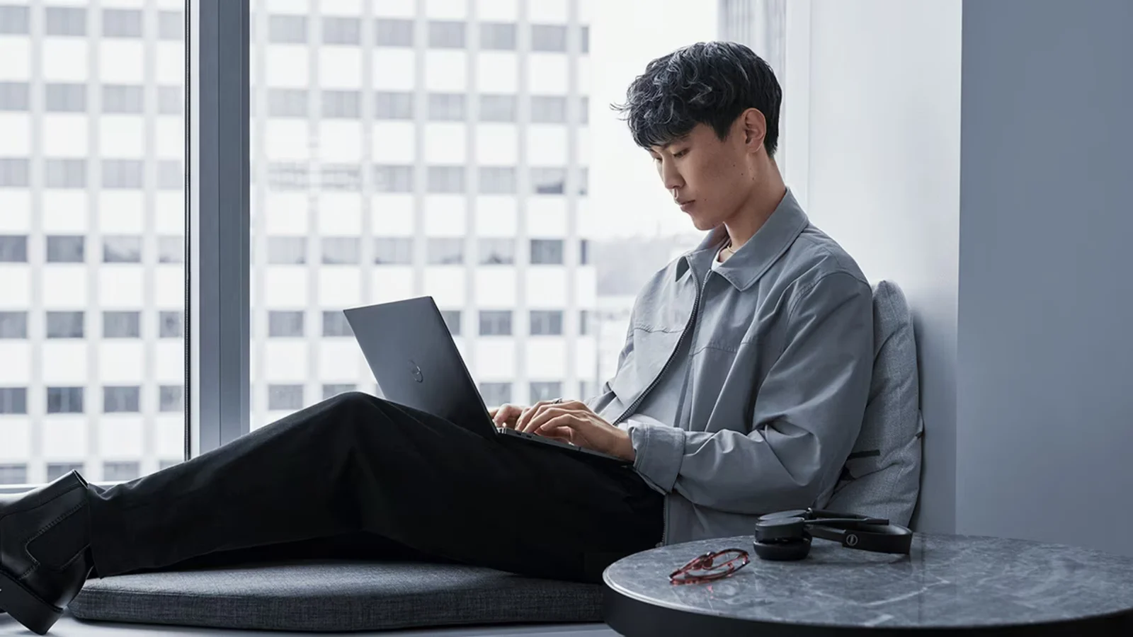 Two AI tools, one streamlined workflow: NotebookLM for research, Gemini Notebooks for creation