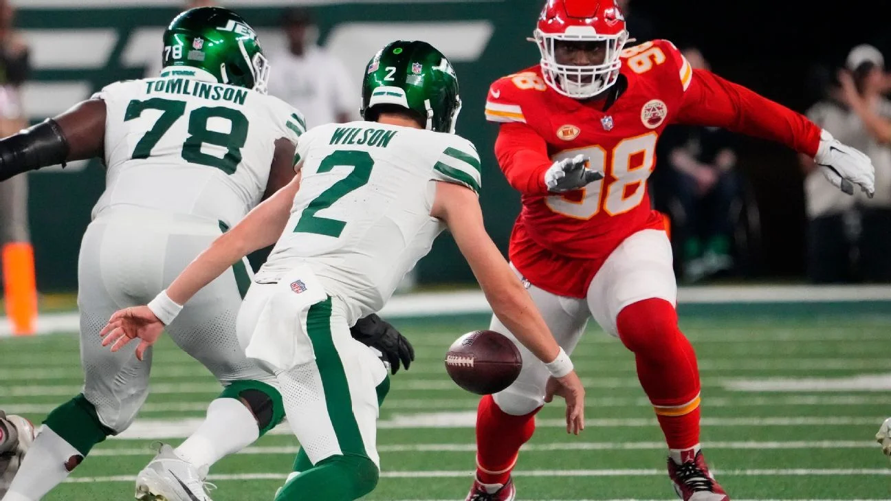 Jets' Zach Wilson's Bounce-Back Effort Wasted in Late Fumble