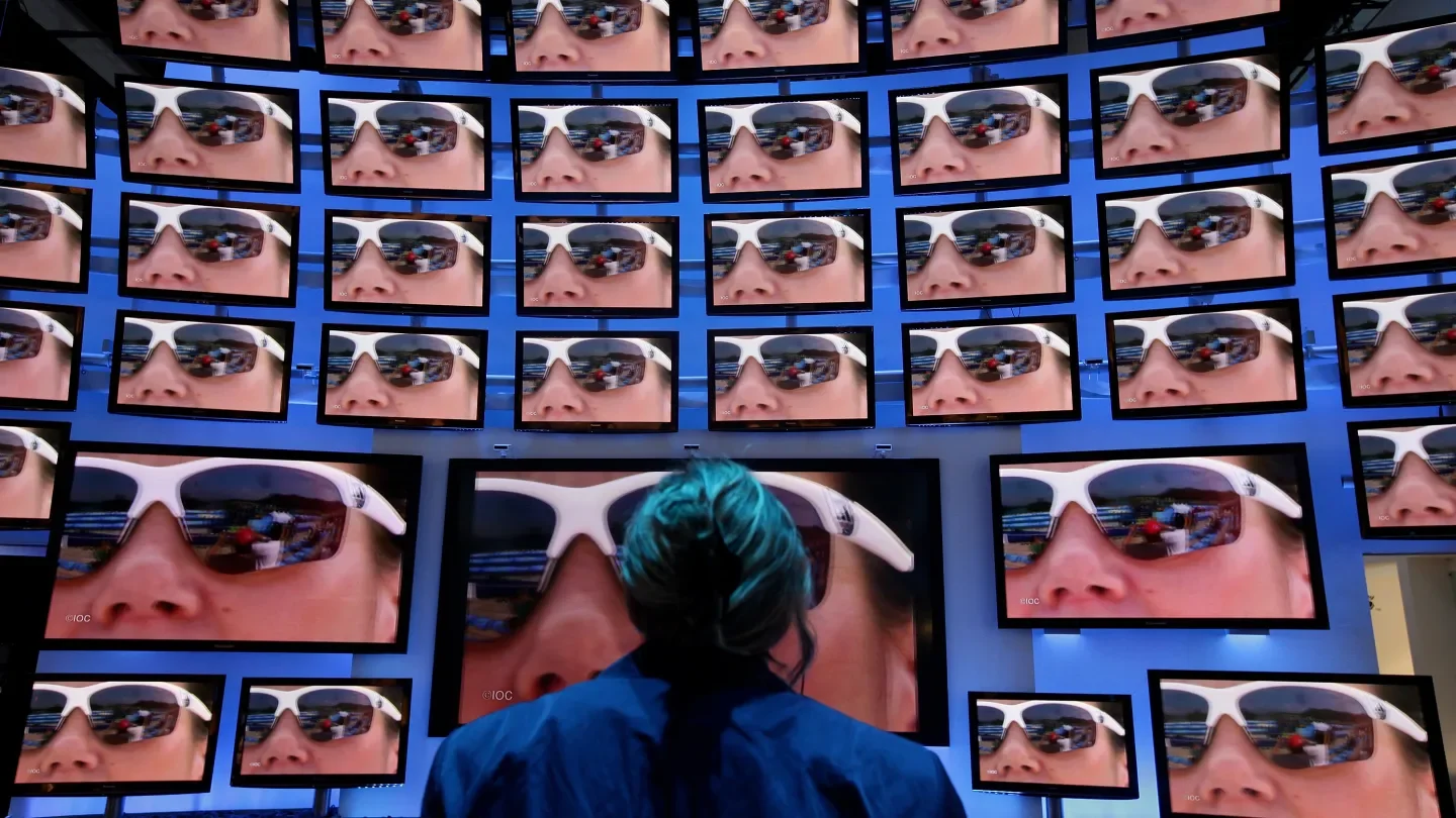 Hollywood and Tech Lock Horns in the TV Time War