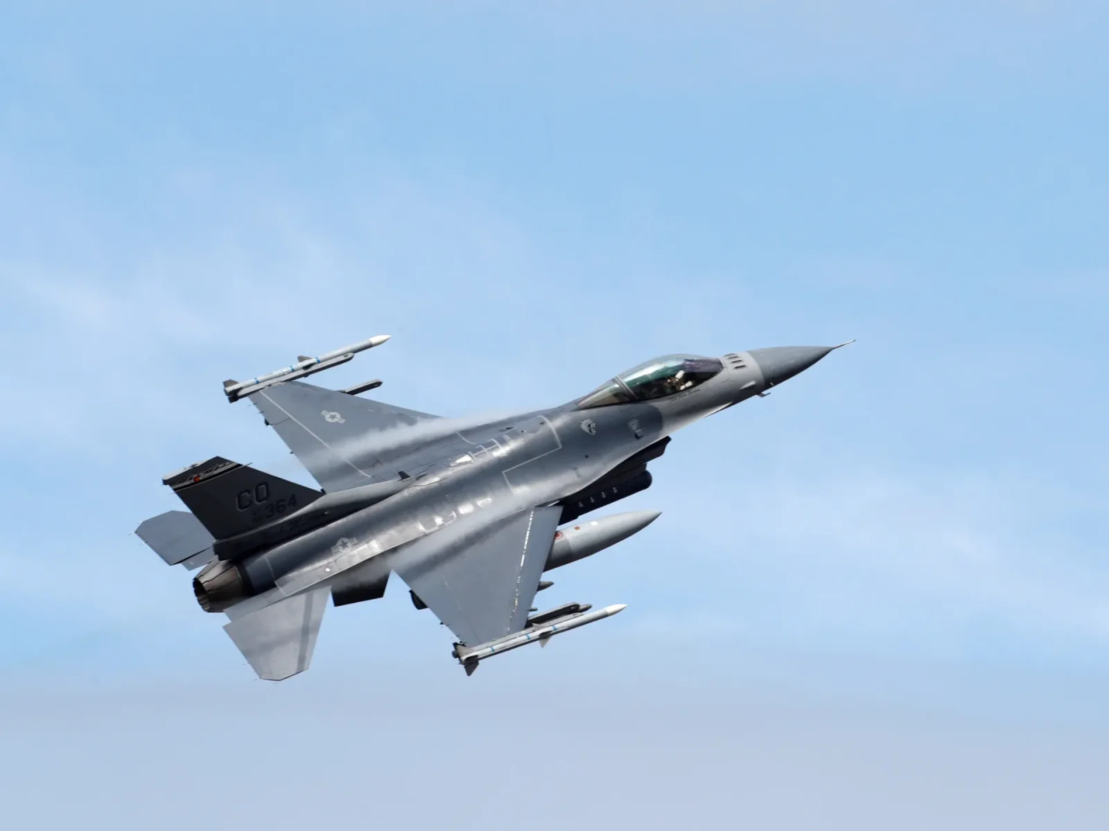 US Fighter Jet Crashes into South Korean Waters: Pilot Safely Rescued
