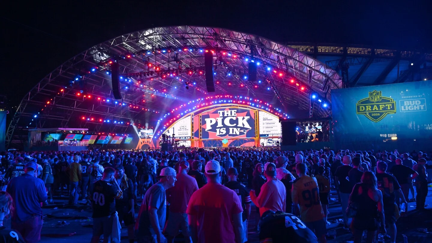 Pittsburgh's NFL Draft draws 805,000, setting a new attendance mark