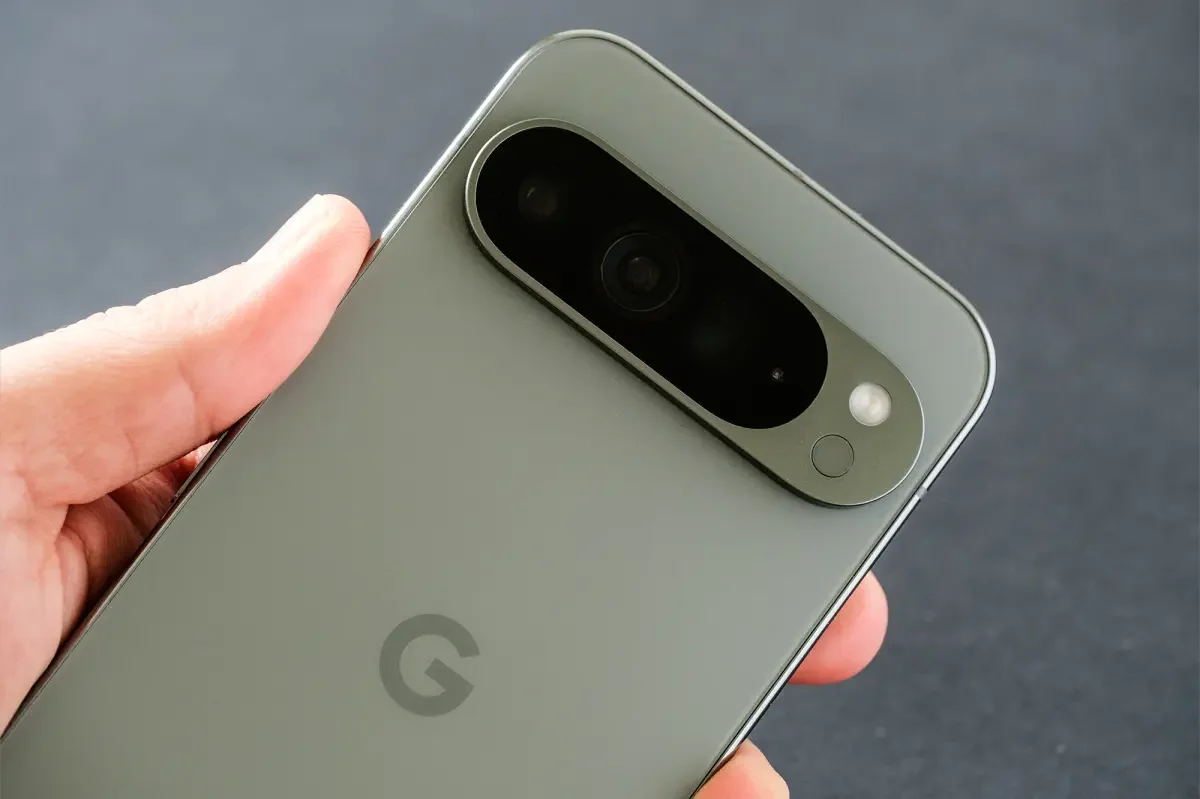 Pixel Update Triggers Widespread Battery Drain Across Generations