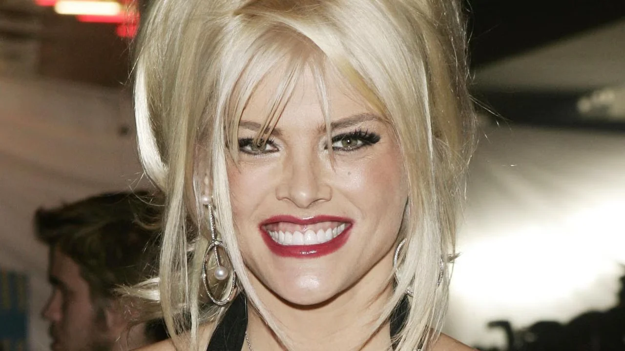 Abbie Cornish channels Anna Nicole Smith in bold new biopic look
