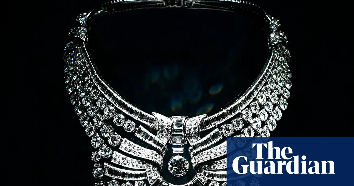 Vienna museum smash-and-grab steals 200-carat necklace linked to Egyptian royalty