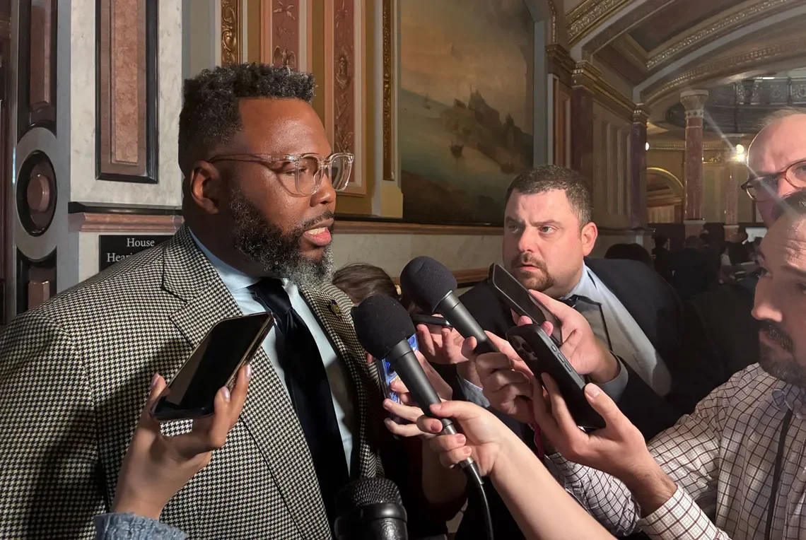 Illinois House rolls out revised Bears megaprojects bill with PILOT relief
