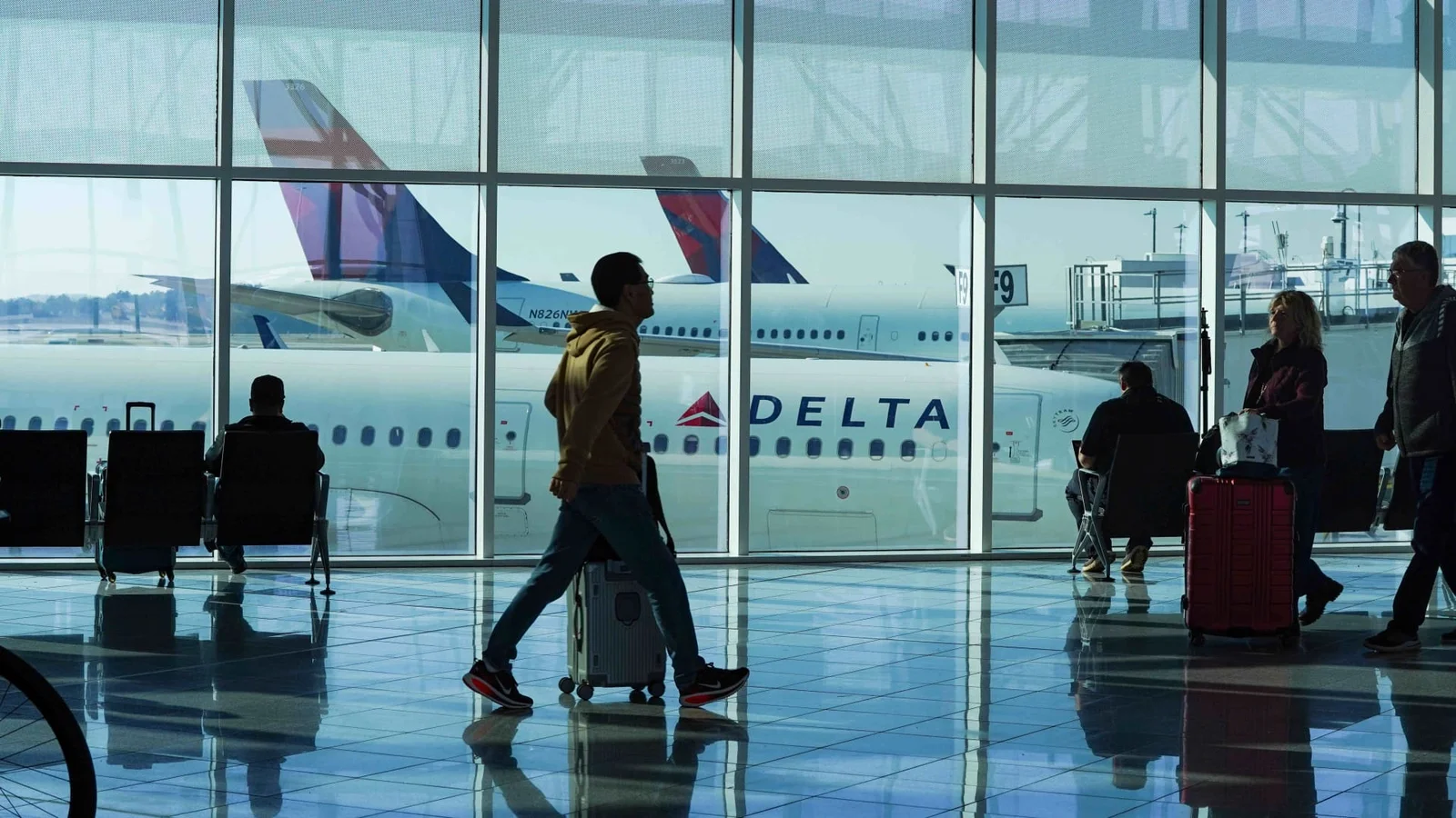 CDC expands Ebola screening to Atlanta's Hartsfield-Jackson airport