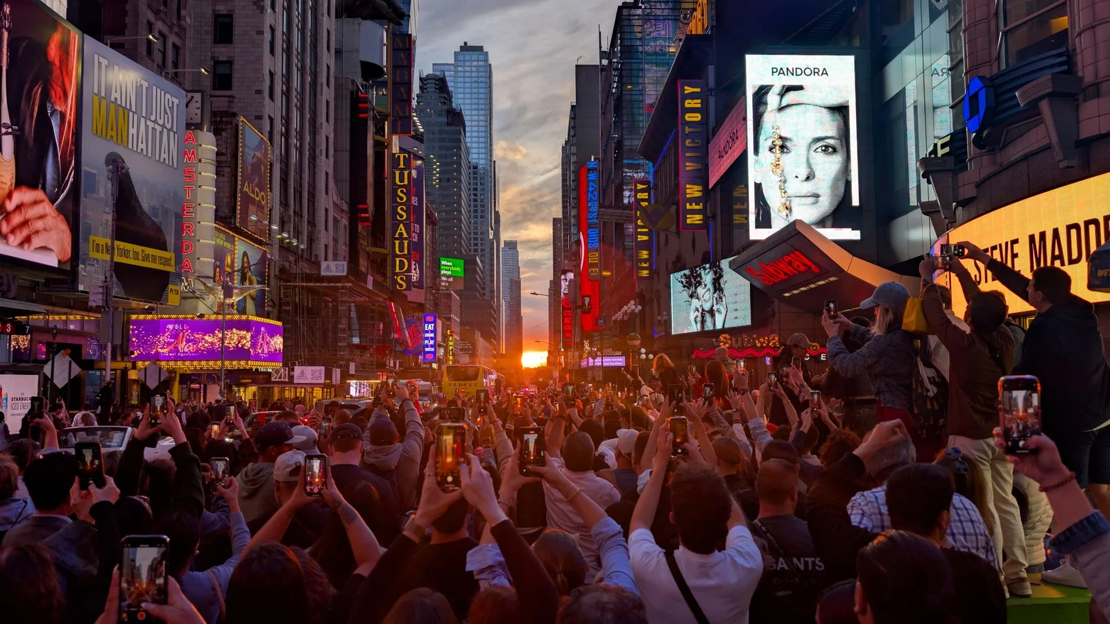 Manhattanhenge 2026: Four Sunset Alignments Across NYC's Grid