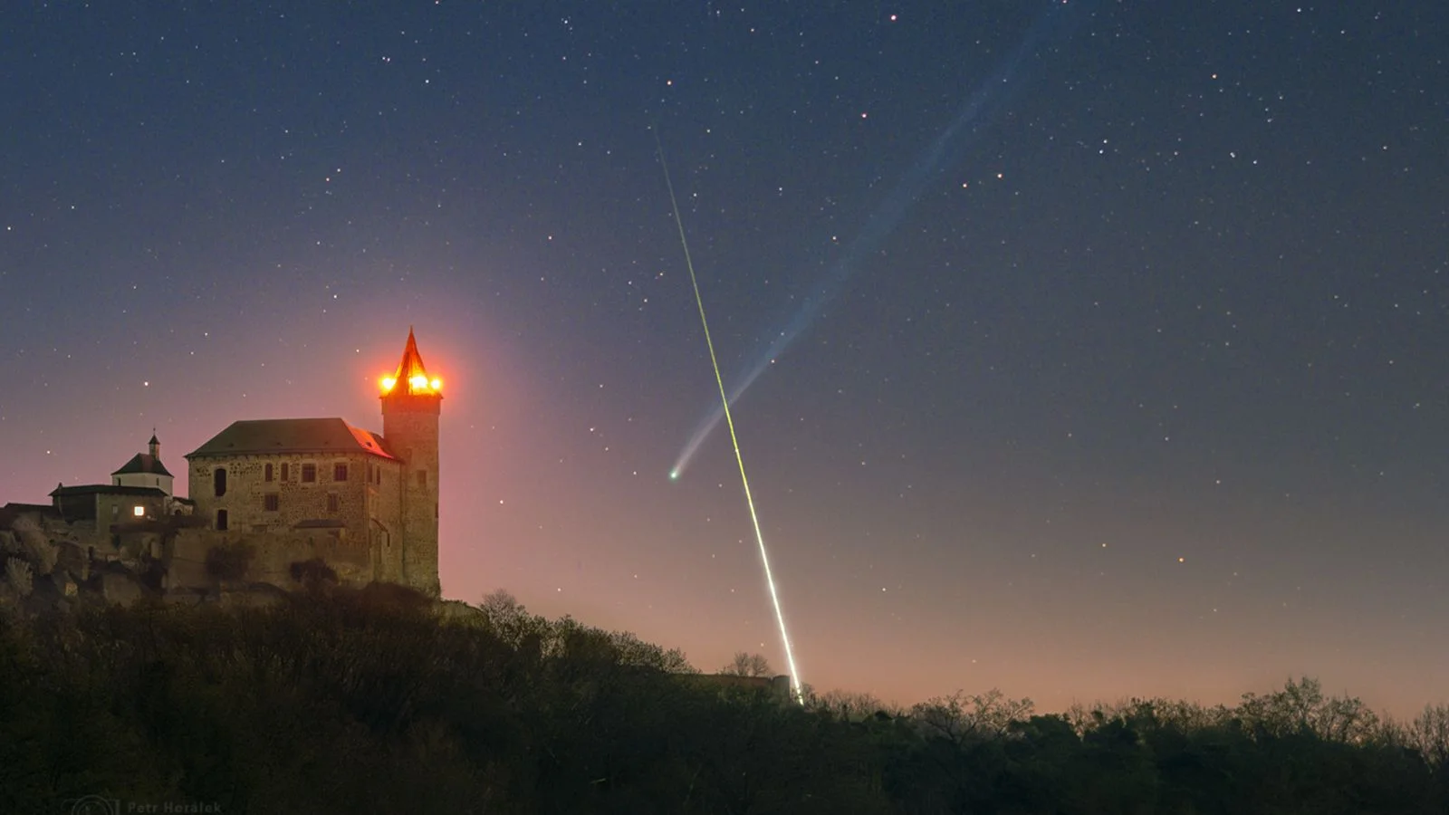 Cosmic cameo: Fireball crosses path with Comet PanSTARRS over Czech castle