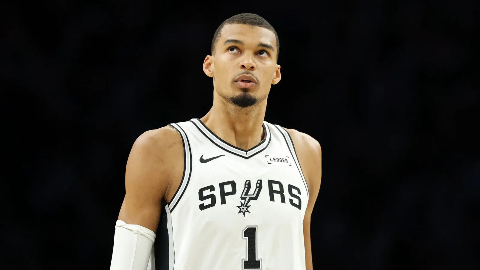 Wembanyama ejected as Spurs drop Game 4 in West Semifinals