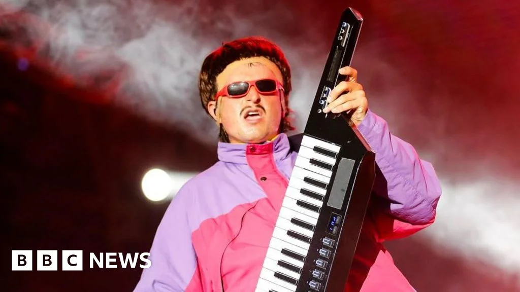 Oliver Tree dies in Brazil helicopter crash during world tour