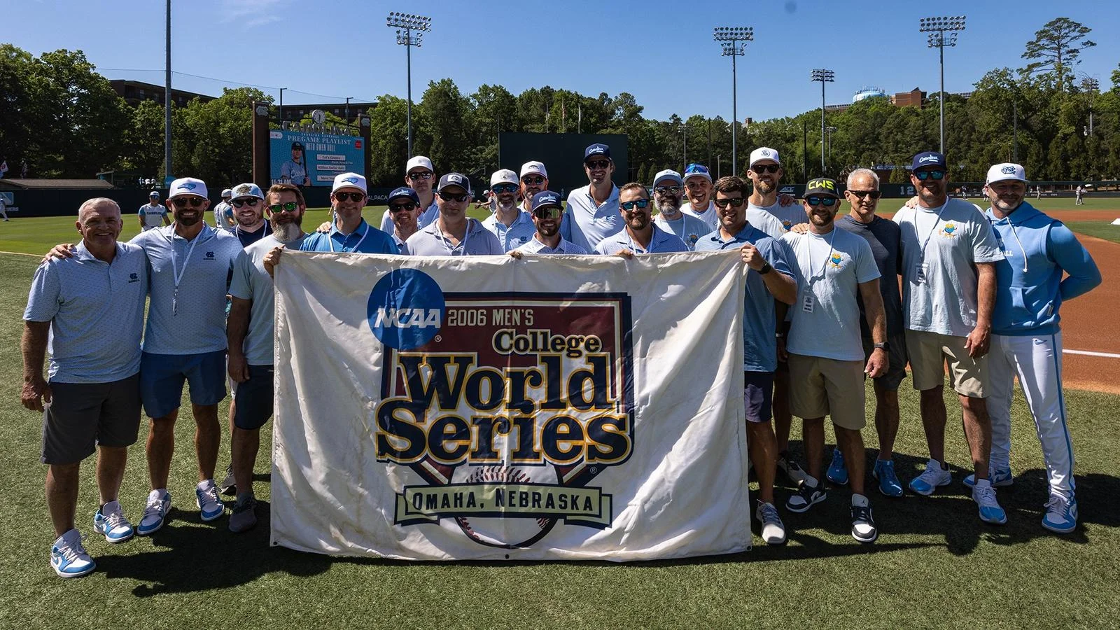 Tar Heels' 2006–07 Alumni Return to Omaha for 20-Year Reunion