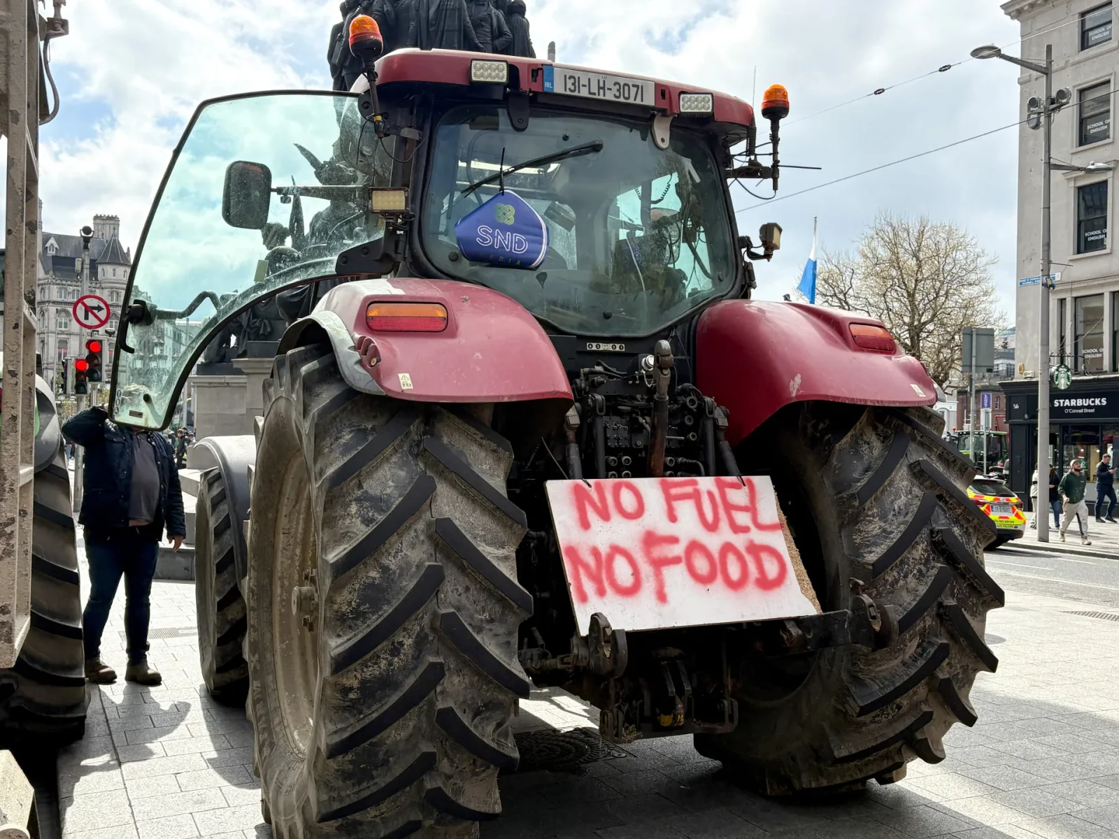 Ireland’s fuel-price protests test a fragile coalition as go-slow convoys halt roads