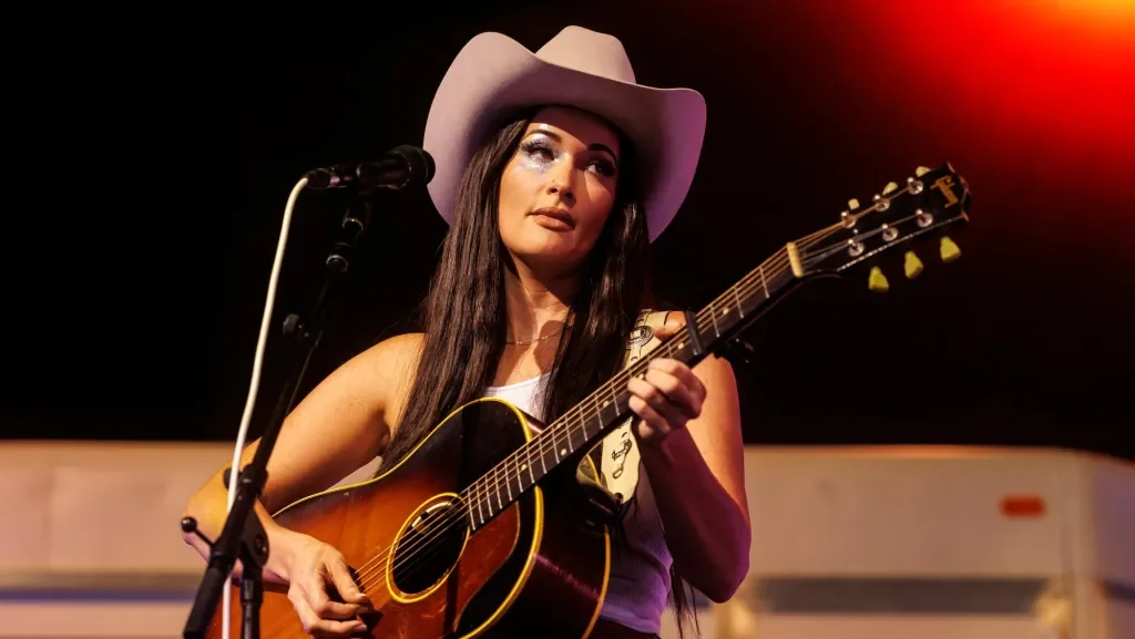 Kacey Musgraves Keeps Boston Show On Track Amid Onstage Fire