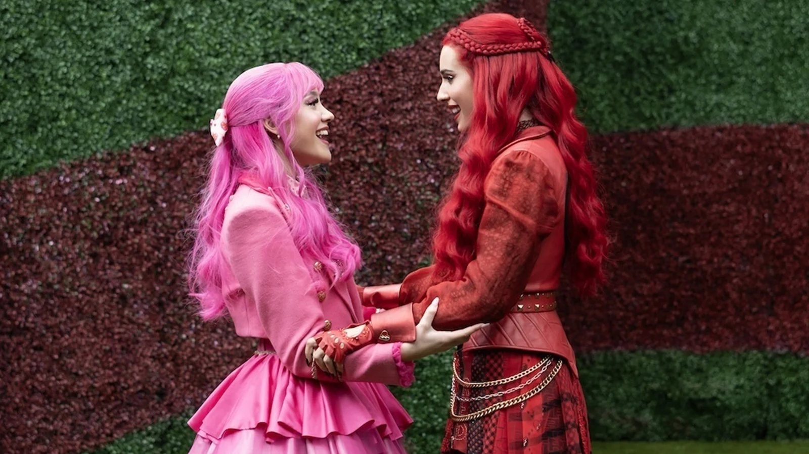 Memory Box Mystery Leaves Descendants Fans Guessing After Wicked Wonderland
