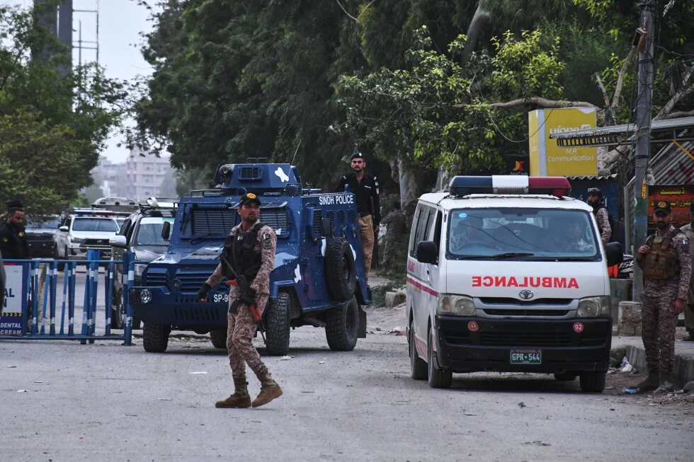 Three soldiers killed as militants strike Karachi Rangers HQ, Pakistan vows retaliation
