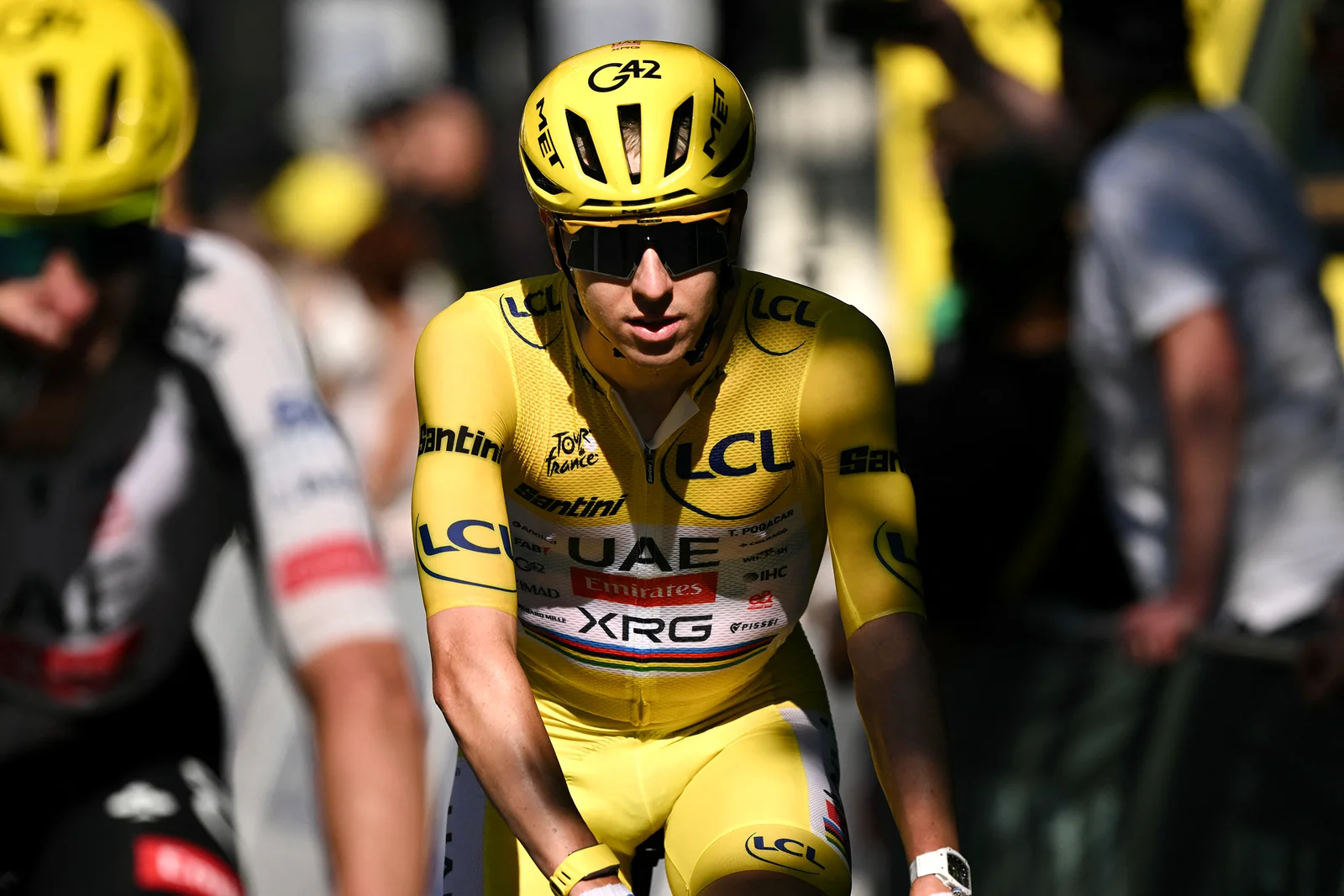 Pogacar cedes yellow to breakaway as Tour heat reshapes Stage 4