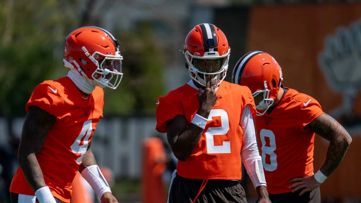 Browns keep QB competition open as Monken rotates Watson and Sanders through spring