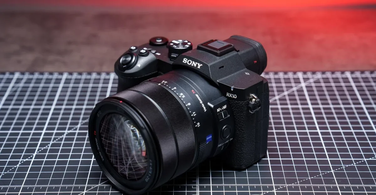 Sony RX10 V stacks tech and price in one built-in telephoto package
