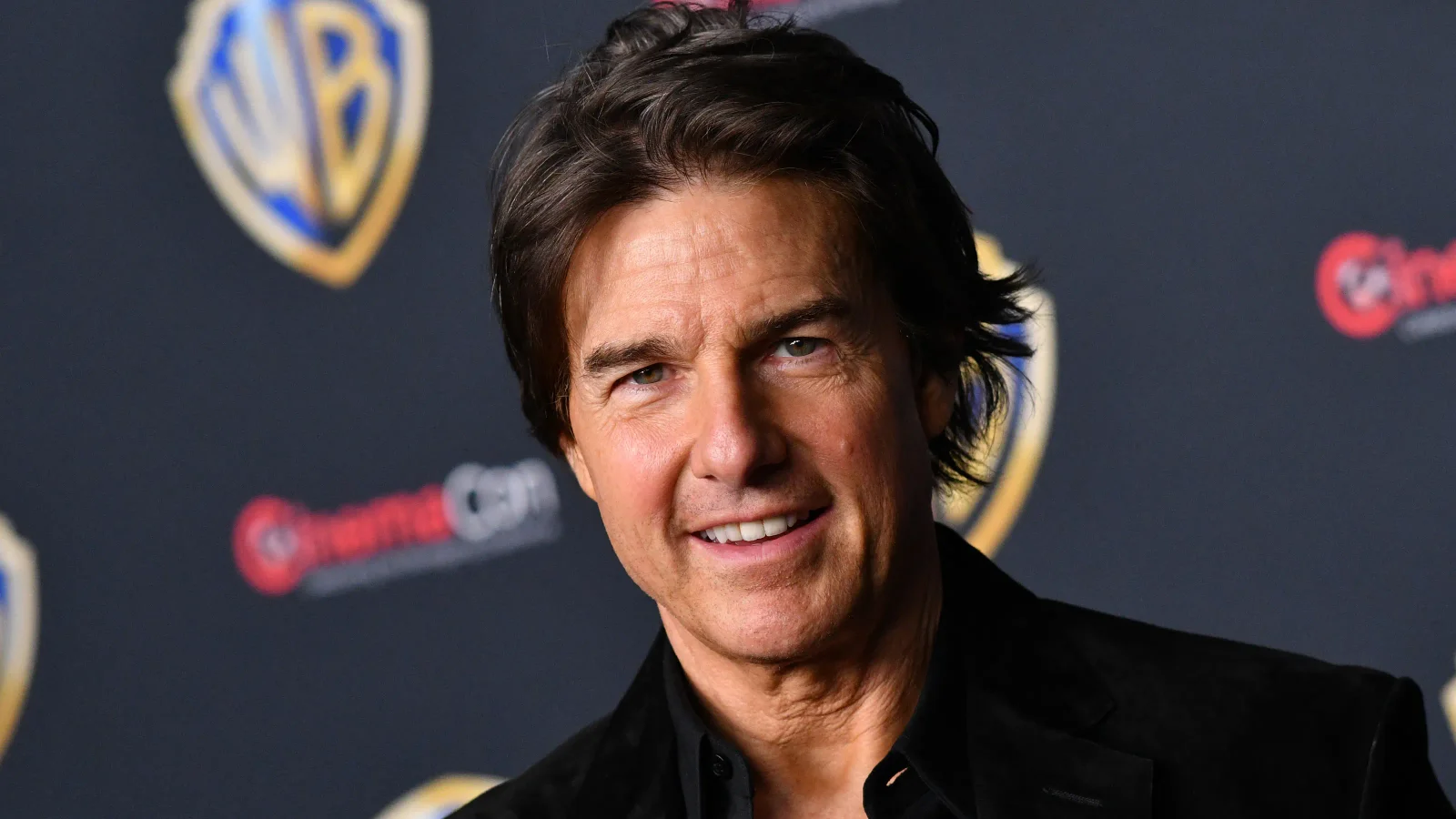 Tom Cruise Transforms into Aging Oil Exec in New Digger Footage