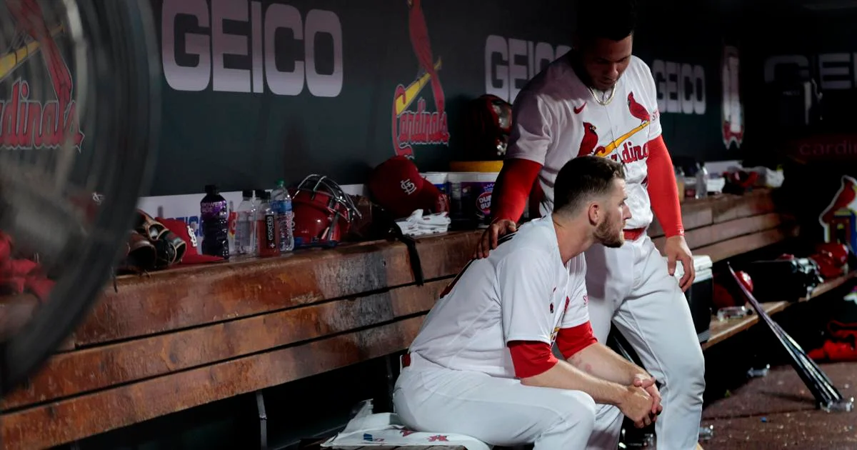 Cardinals suffer 4-3 loss to Giants despite early lead.