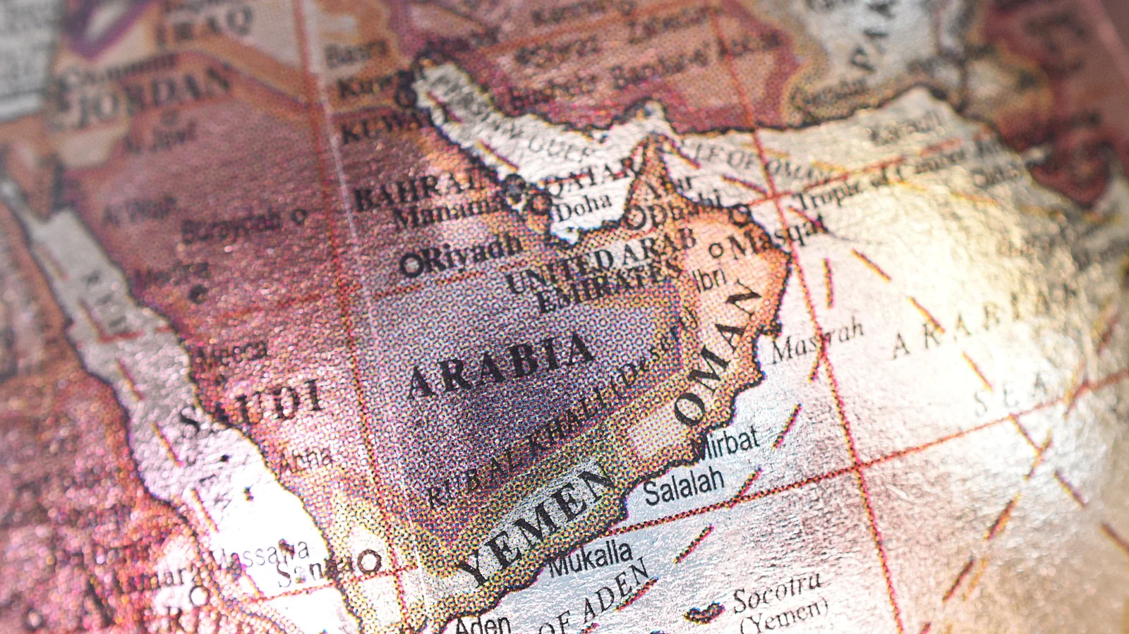 Desert Convoys Emerge as Oil Route Bypass for Hormuz Strait