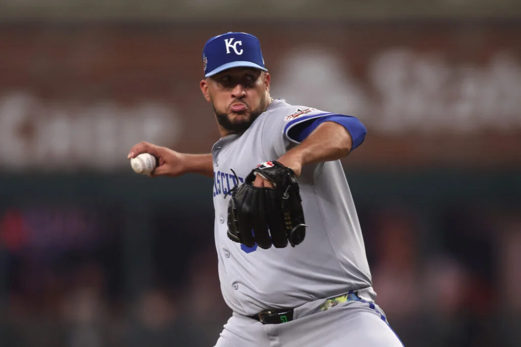 Royals Closer Estévez Sidelined by Rotator Cuff Strain, Rehab Reset Targets June Return