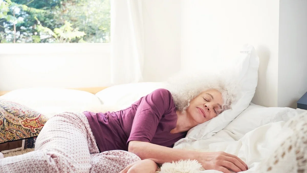 Left-Side Sleep Isn’t a Heart Hazard, Doctor Explains