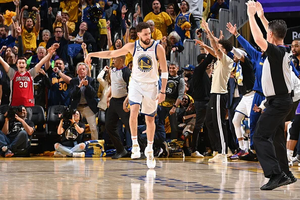 Warriors' small ball strategy frustrates Lakers in Game 2.