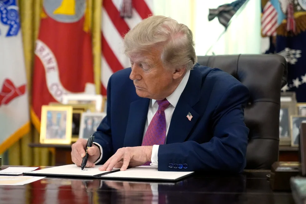 Trump renames Lake Ontario to 'Lake America,' hints oceans may follow