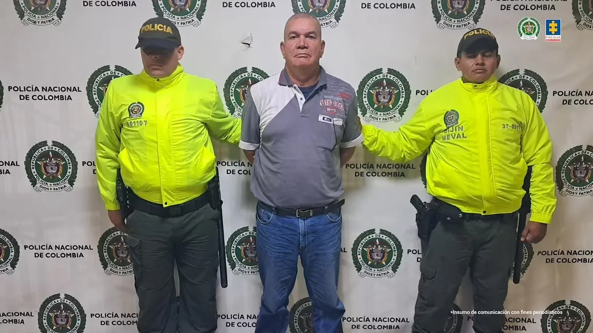 Colombian Teen Escapes 12-Year Captivity by School Bus Driver