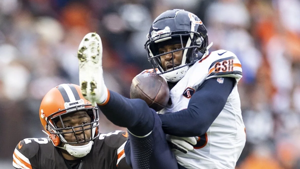 Jaylon Johnson's Determination to Stay with Bears Sets the Stage for Smooth Contract Negotiations
