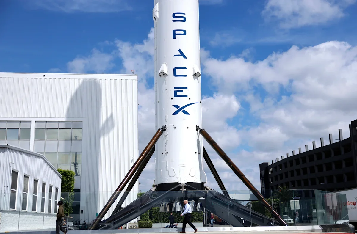 SpaceX taps debt market with a $25B bond sale to fuel growth