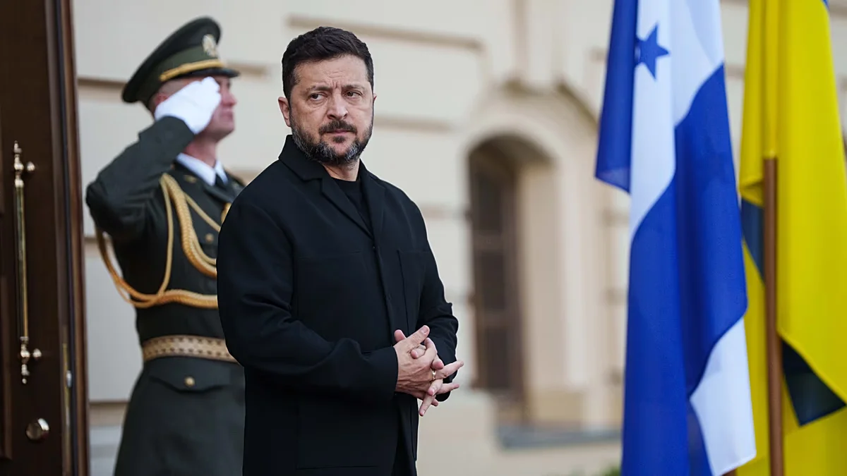 Zelenskyy Gives Minsk One-Week Window to Remove Drone-Relays on Ukraine Border