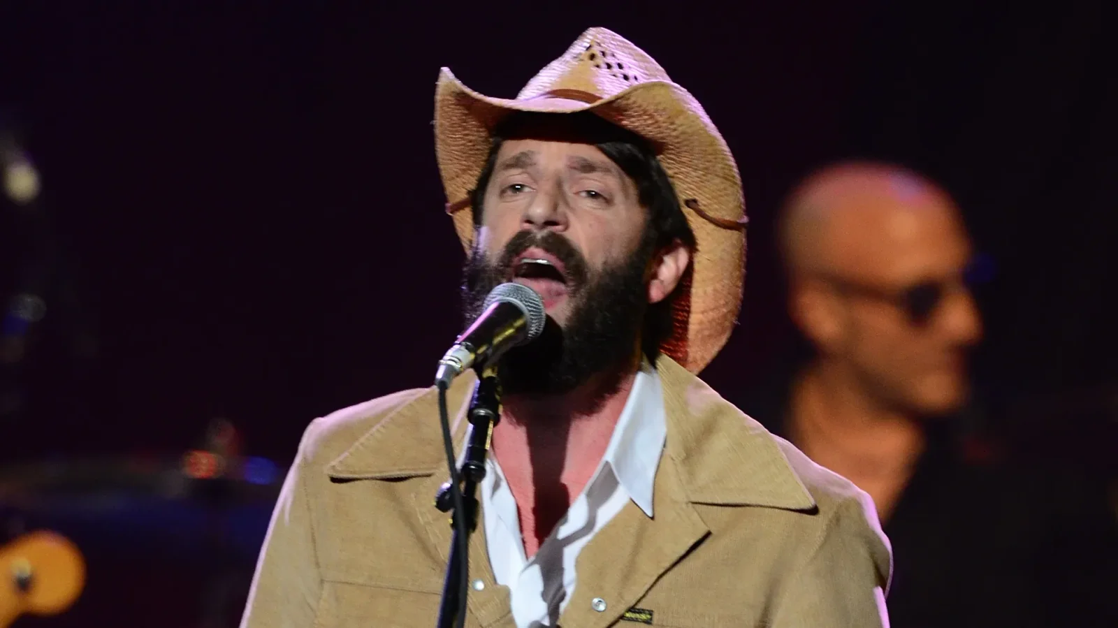 Ray LaMontagne collapses on stage in Nashville amid dehydration; tour to continue