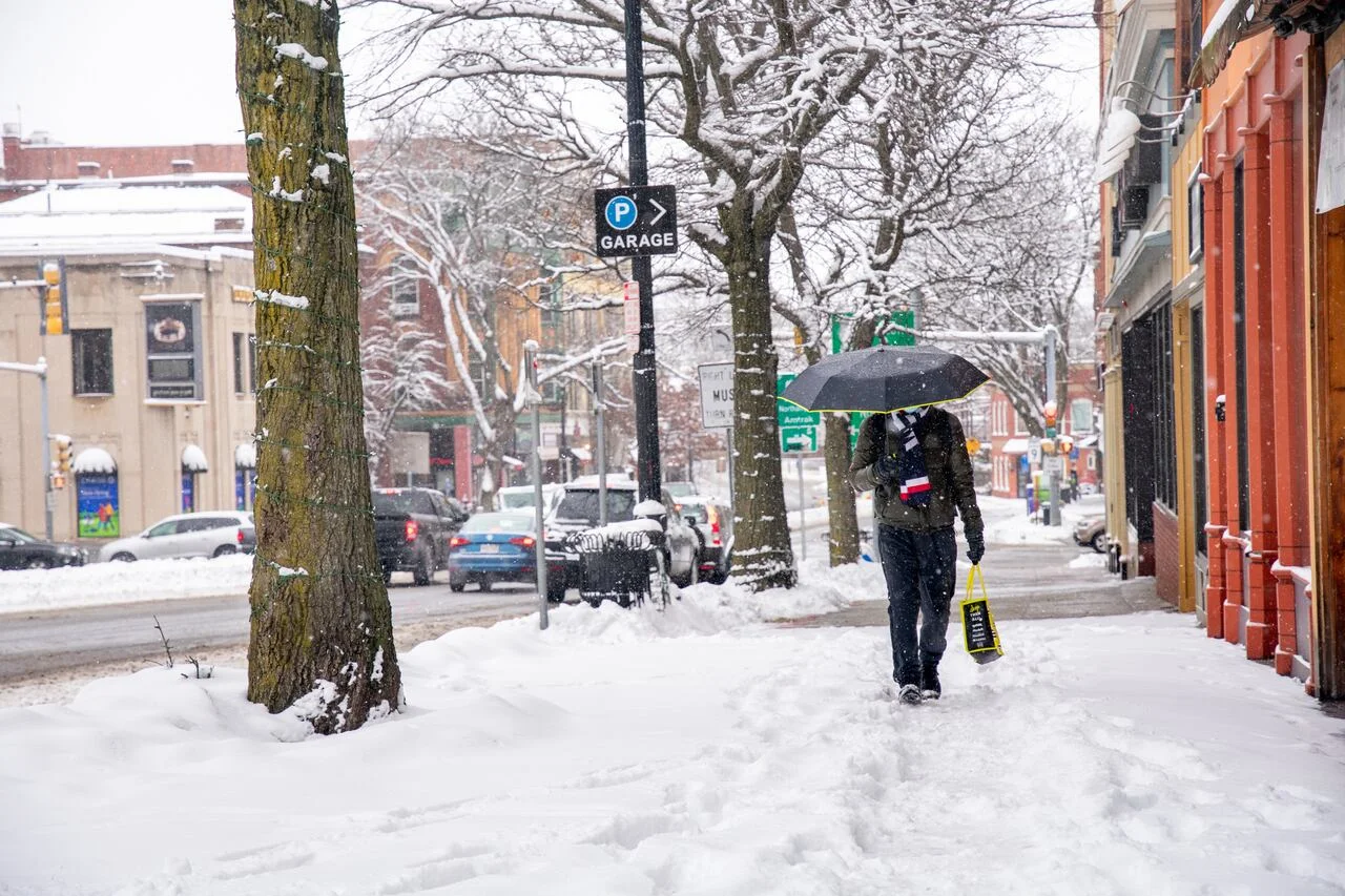 "New England Braces for Another Snowstorm: Latest Forecast and Travel Impacts"