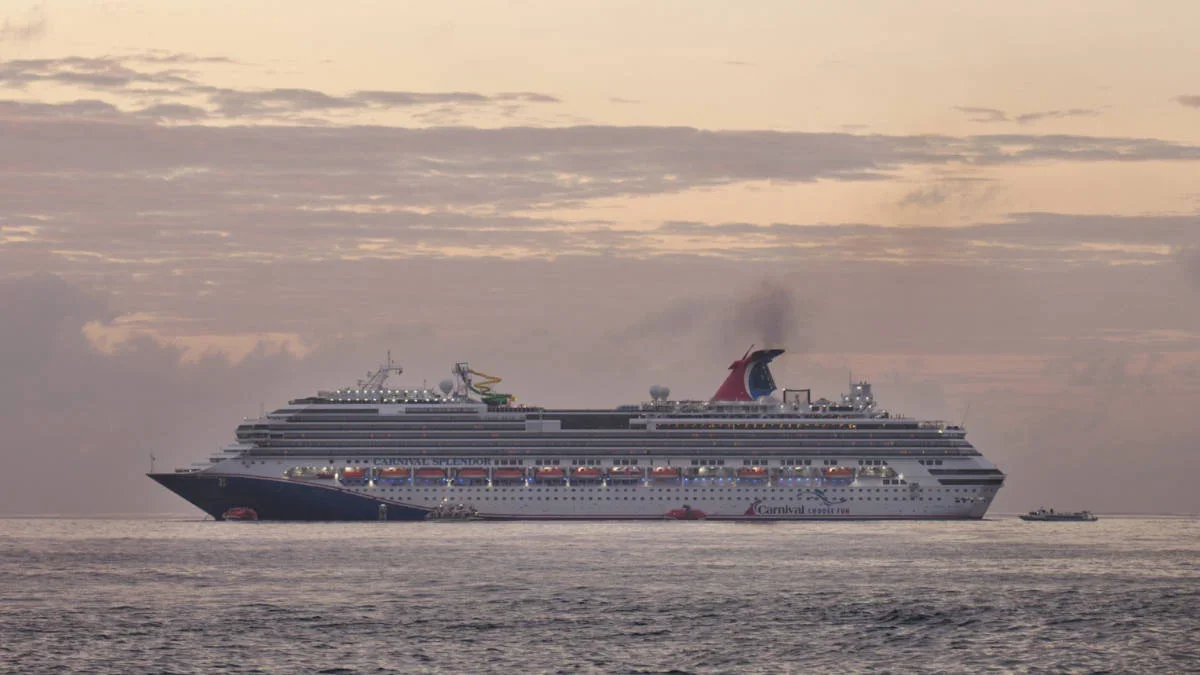 Overboard Incident on Carnival Splendor Delays Next Sydney Sailing Amid Rescue