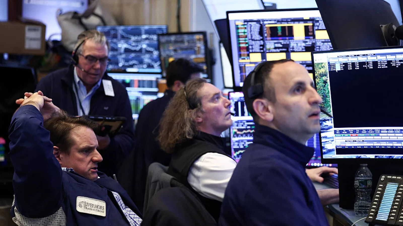 Tech-led rally steadies as Iran tensions and bank results loom