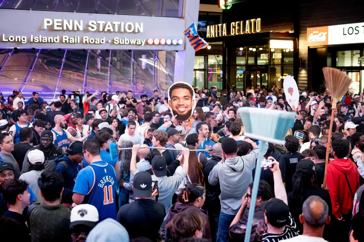 Knicks Donate Finals Tickets to Underserved Youth