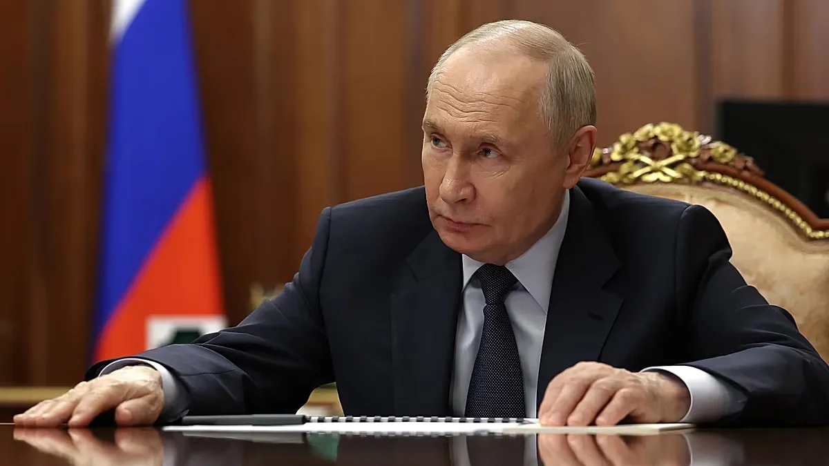 Putin signals endgame in Ukraine, opens to Europe-led talks