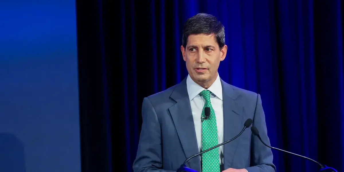 Warsh Wealth Sparks Scrutiny as Trump's Fed Chair Nominee