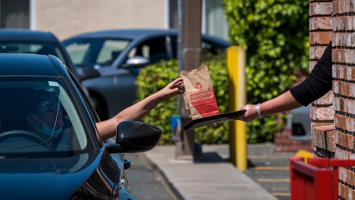 Peltz-Backed Consortium Eyes Wendy’s Take-Private Bid