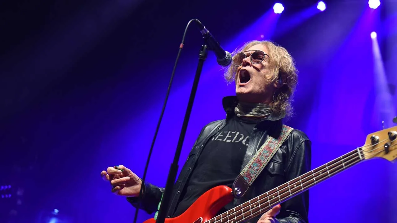 Rock Legend Glenn Hughes retires from live shows on medical advice