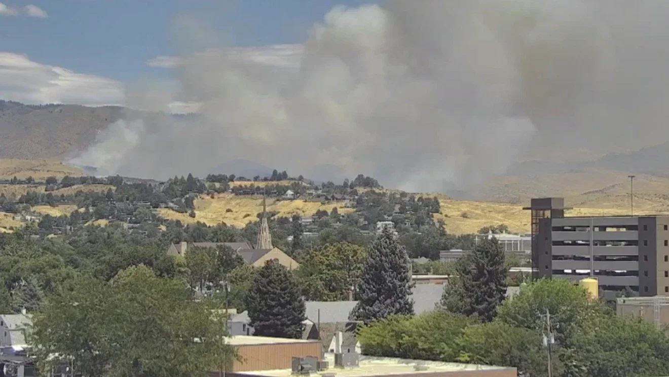 Boise Foothills vegetation fire expands, triggering evacuations